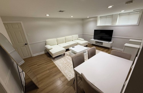 Weequahic Apartment | Modern Loft 9min from EWR