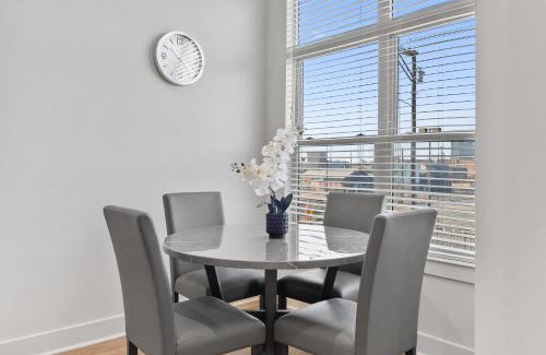 Deep Ellum Apartment | Modern Loft City View