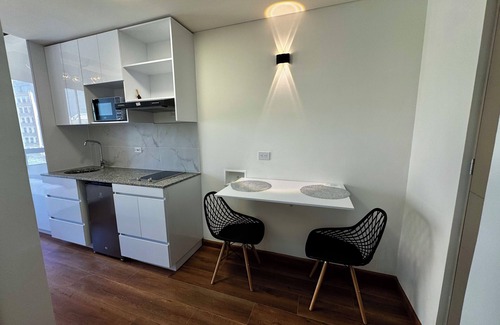 La Gran Via Apartment | Modern Loft in Best Entertainment Location - 93 Park - Restaurant and Amenities