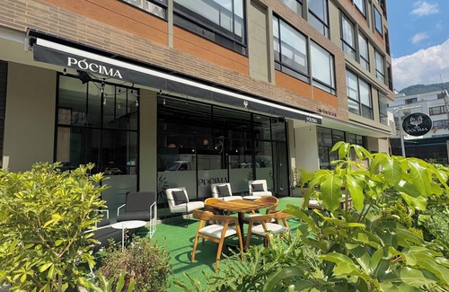 La Gran Via Apartment | Modern Loft in Best Entertainment Location - 93 Park - Restaurant and Amenities