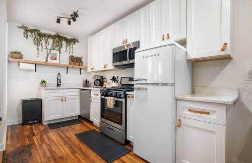 University District Apartment | Modern Loft In the Heart of OSU Campus