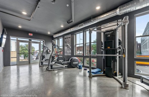 Downtown Memphis Apartment | Modern Loft Retreat Steps from Memphis Hotspots