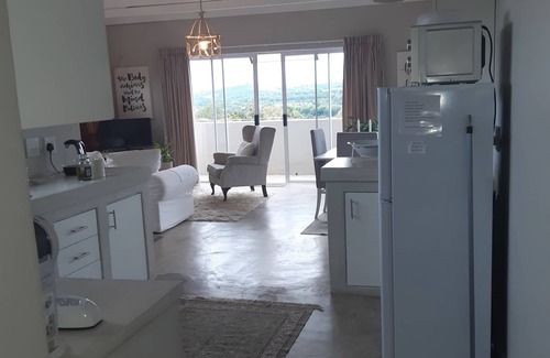 Linden Apartment | Modern, loft style, self catering apartment, with beautiful City view.