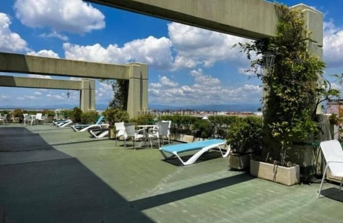 Cuatro Caminos Apartment | Modern Loft with Rooftop Pool & City Views