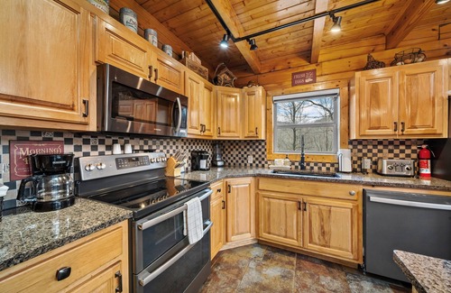 Todd Cabin | Modern Log Cabin with all the Amenities