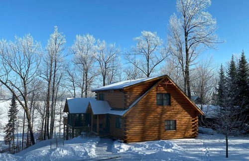 Hayward Cabin | Modern Log House-Nelson Lake Hayward, WInBOOK 3 NIGHTS-1 NIGHT FREE-TEXT US!