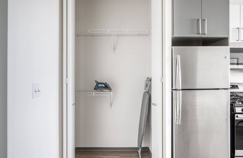 Logan Square Apartment | Modern Logan Square 1BR w/Roof Deck & Gym, 1 block to L, by Blueground
