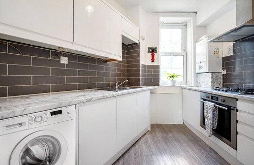Parsons Green and Walham House | Modern London stay near Nothing Hill