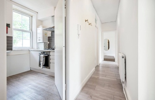 Parsons Green and Walham House | Modern London stay near Nothing Hill