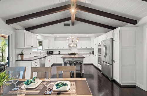 Rancho Palos Verdes House | Modern Luxe in Palos Verdes - 3BR Designer Retreat w/Scenic Vibes/Main House