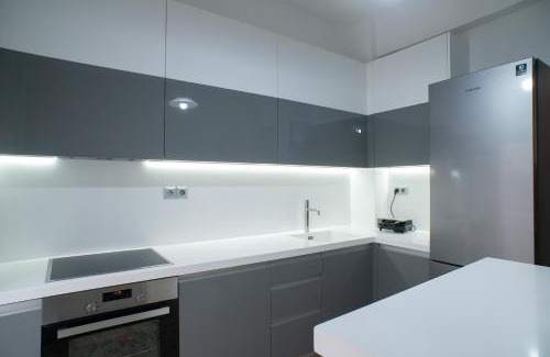 Petralona Apartment | Modern-Lux Central 1 Bedroom Condo
