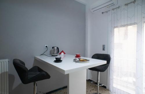 Petralona Apartment | Modern-Lux Central 1 Bedroom Condo
