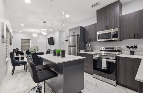Edinburg Apartment | Modern Luxe: Sleek Comfort in Every Detail