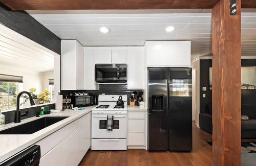 The Village Villa | Modern Luxe Village Villa with Game Room & Hot Tub