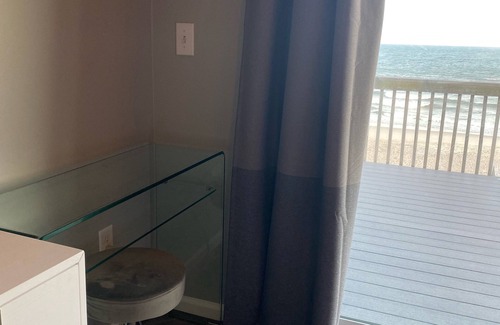 North Topsail Beach House | Modern, Luxury Renovated Oceanfront House in N. Topsail Beach!