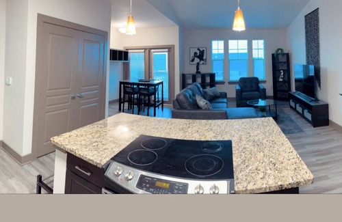 Bedford Apartment | Modern luxurious private apartment with office room and desk for remote work