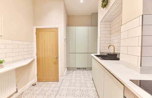 Whitley Bay Apartment | Modern Luxury 2-Bedroom Oasis in Heart of Whitley Bay