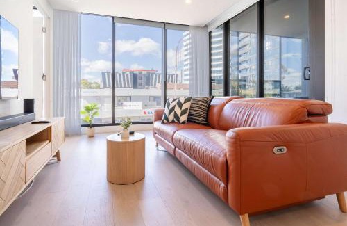 Glen Waverley Apartment | Modern Luxury 2B2B Sky Garden SmartTV