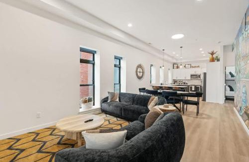 Riverside Apartment | Modern Luxury - 3 Bed in the Heart of Downtown
