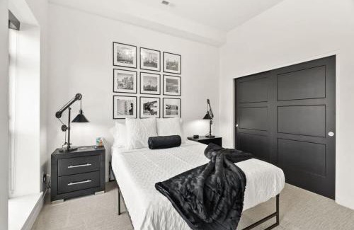 Riverside Apartment | Modern Luxury - 3 Bed in the Heart of Downtown