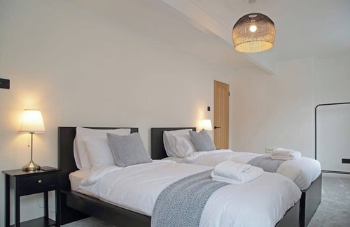 Macclesfield House | Modern Luxury 4 Bed House in the Heart of Macclesfield