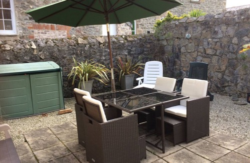 Charlestown Cottage | Modern, luxury and spacious - A great place for family and friends to relax!
