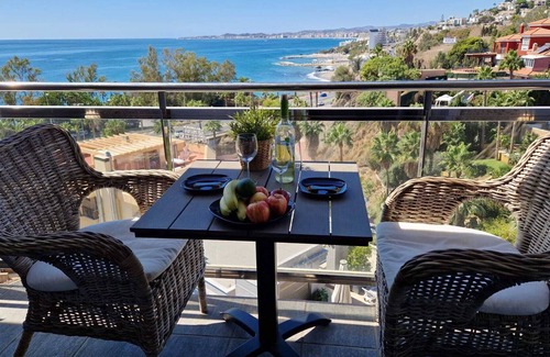 Benalmadena Costa Apartment | Modern luxury apartment at 100m from the beach and fantastic seaviews,