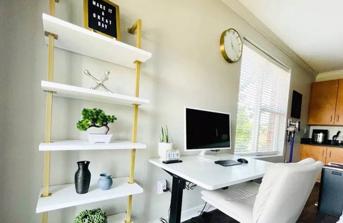 West Plaza Apartment | Modern Luxury Apartment in heart of KC
