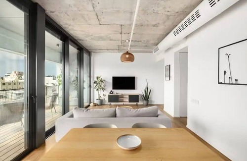 Ramat Gan Apartment | Modern Luxury Apartment in TLV AC Wi-Fi Balcony