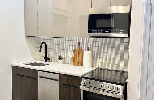 Quincy Apartment | Modern Luxury Apartment in City