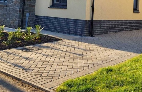 Sageston House | Modern, luxury bungalow, private garden in a quiet village, 5 miles to the beach