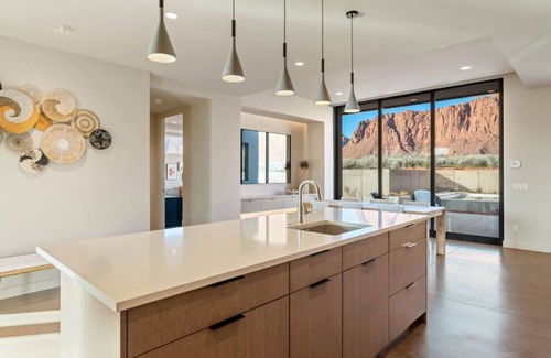 Ivins House | Modern Luxury Desert Home w/Pool