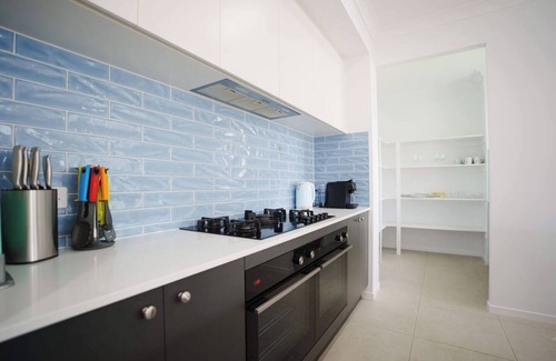 Sunnybank Hills House | Modern Luxury Family 5Bedrooms