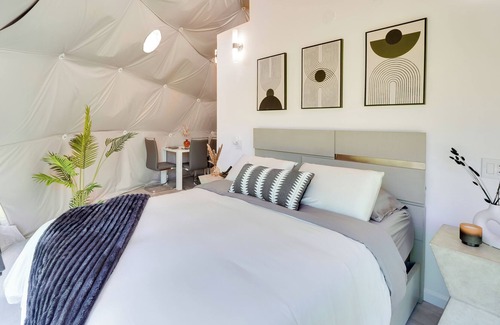 Monticello Apartment | 'Modern Luxury' Geodome w/ Private Deck!