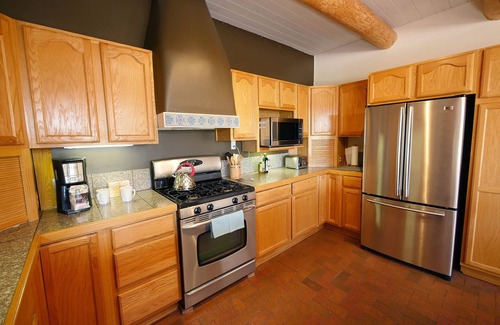 Durango House | Modern Luxury Home on 3 Acres - Great Views - 10 Min. to Downtown Durango