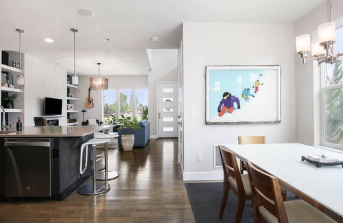 Stapleton House | Modern luxury home situated on a park with pool and mountain views