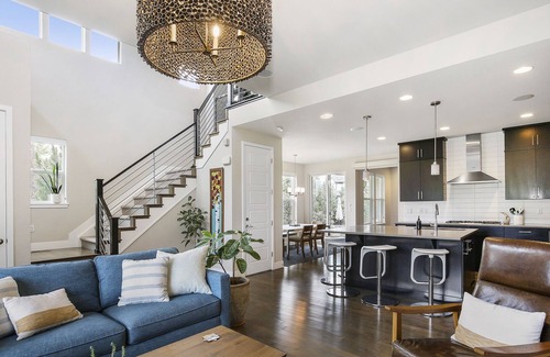 Stapleton House | Modern luxury home situated on a park with pool and mountain views