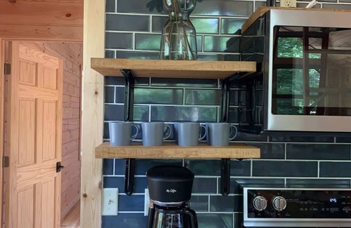 McArthur Cabin | Modern Luxury I Hot Tub I Hiking