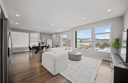 Hollywood Apartment | Modern Luxury Oasis in WEHO Hollywood Sign Views!