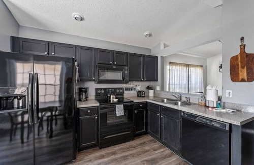 Ridgewood Lakes House | Modern Luxury~Pool~Games~Disney~No Rear Neighbors