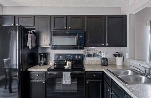 Ridgewood Lakes House | Modern Luxury~Pool~Games~Disney~No Rear Neighbors