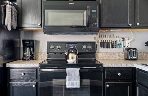 Ridgewood Lakes House | Modern Luxury~Pool~Games~Disney~No Rear Neighbors