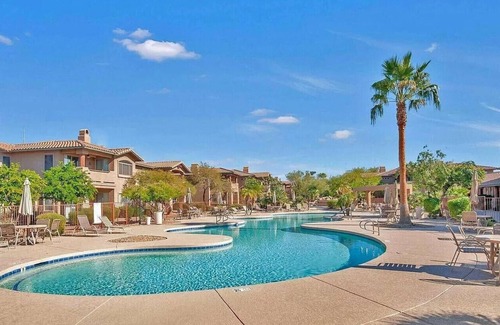 Central Scottsdale Condo | Modern Luxury Resort Style 3 BR Condo in Scottsdale - Newly Renovated
