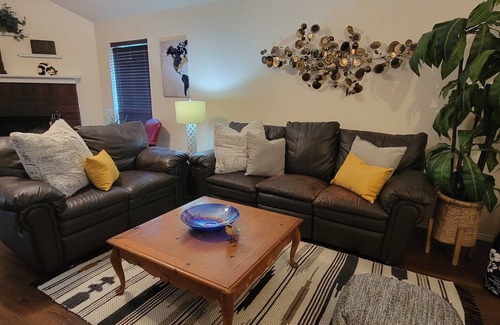 Denton Apartment | Modern Luxury Room W/Jacuzzi, Near TWU/UNT and Denton Square