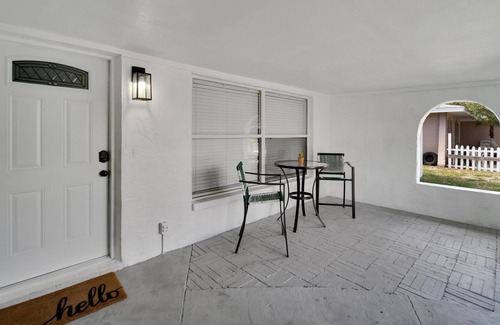 Oldsmar House | Modern Luxury / Spacious / Family Friendly