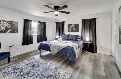Oldsmar House | Modern Luxury / Spacious / Family Friendly