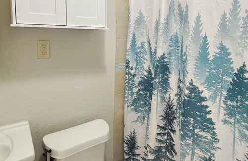 Old Seminole Heights Apartment | Modern Luxury Stay in Tampa