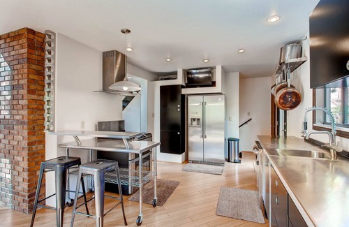 Manitou Springs House | Modern Manitou — Stream, Big Trees, Boulders, Wildlife, King Bed, Foosball, W/D
