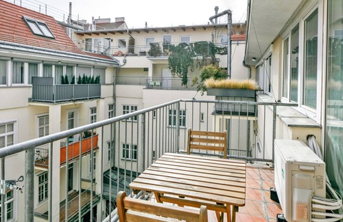 Mariahilf Apartment | Modern Mariahilf 1BR w/Elevator & A/C, close to dining, by Blueground