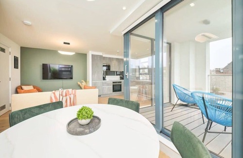 St. Johns Wood Apartment | Modern Marylebone apartment with balcony